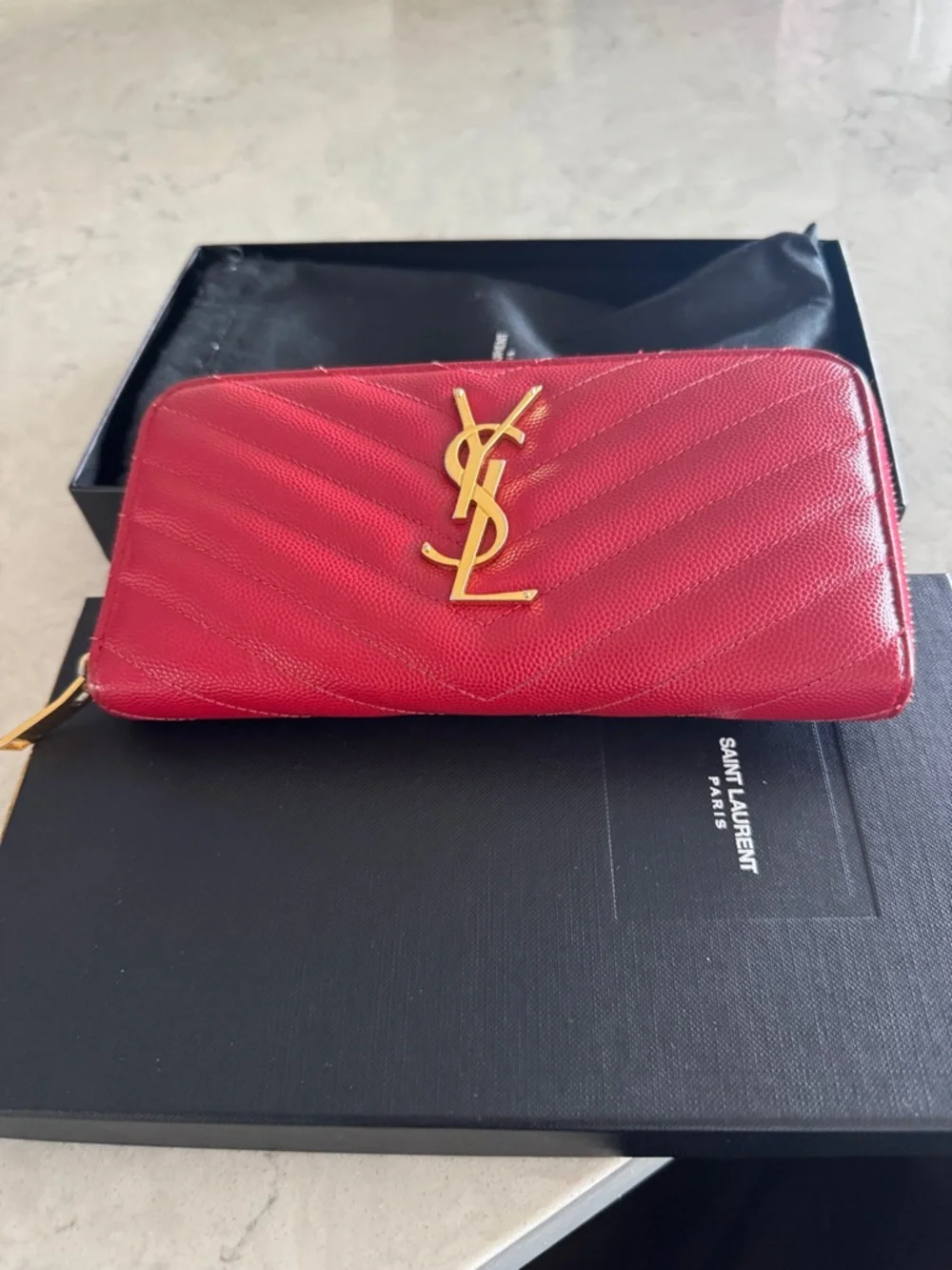 Saint Laurent Red Quilted Card Holder with Gold YSL Logo - Picture 2 of 5